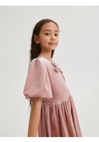 Reserved - Welurowa sukienka - różowy. Kolor: różowy. Materiał: welur