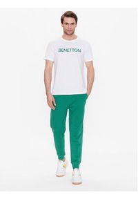 United Colors of Benetton - United Colors Of Benetton T-Shirt 3I1XU100A Biały Regular Fit. Kolor: biały. Materiał: bawełna