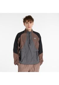 Kurtka męska New Balance MO53206EAS – brązowa. Kolor: brązowy. Materiał: materiał, nylon. Styl: sportowy