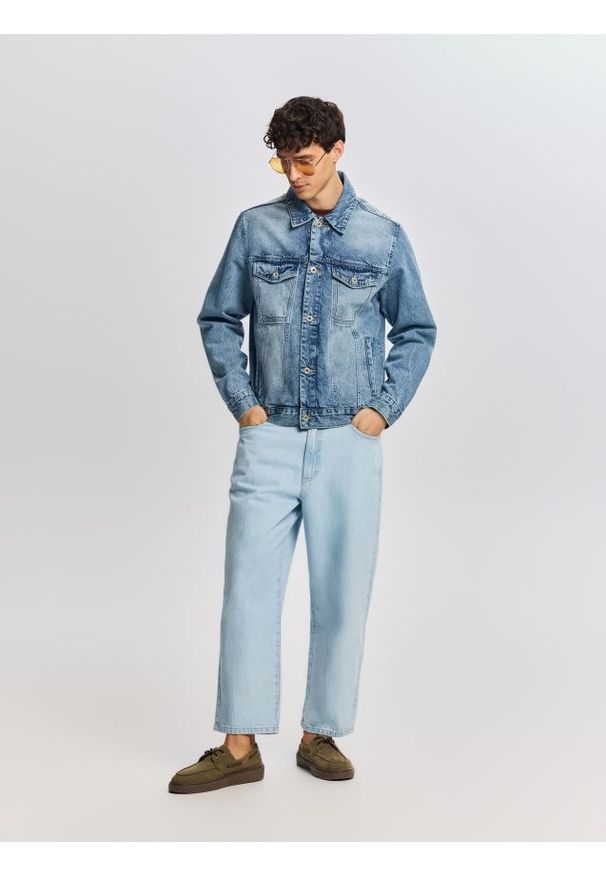 Reserved - Jeansy barrel leg - niebieski. Kolor: niebieski