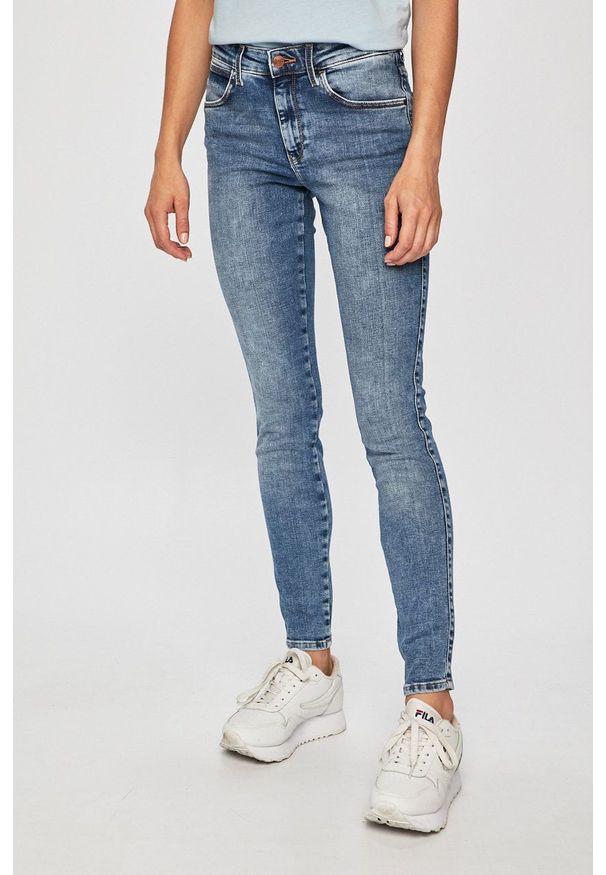 Wrangler - Jeansy. Kolor: niebieski. Wzór: aplikacja