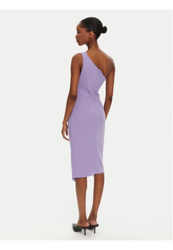 Rinascimento Sukienka koktajlowa CFC0122878003 Fioletowy Regular Fit. Kolor: fioletowy. Materiał: syntetyk. Styl: wizytowy