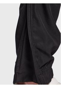 Lacoste Komplet kurtka i spodnie WH2661 Czarny Regular Fit. Kolor: czarny. Materiał: syntetyk #4