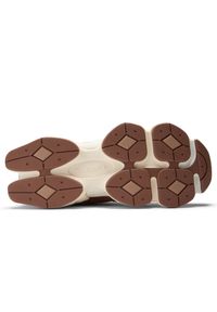 Buty unisex New Balance U9060CCC – brązowe. Kolor: brązowy. Materiał: guma, skóra, materiał, syntetyk. Szerokość cholewki: normalna. Sport: turystyka piesza #4