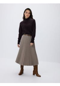 Reserved - Plisowana spódnica midi z paskiem - beżowy. Kolor: beżowy. Materiał: dzianina #1