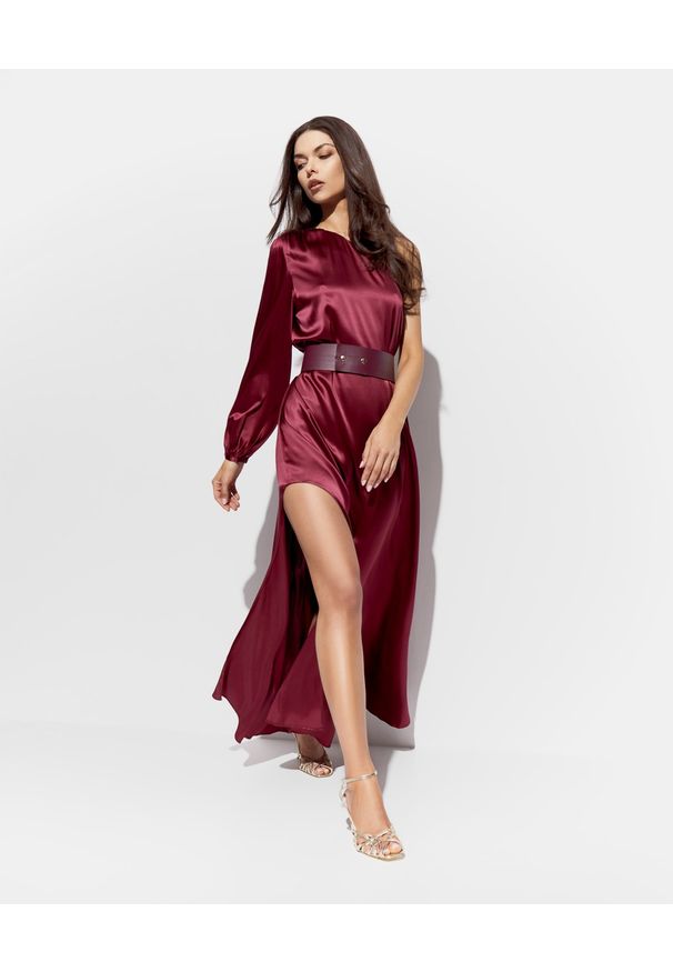 SIMONA CORSELLINI - Bordowa sukienka z jedwabiu. Kolor: czerwony. Materiał: jedwab. Typ sukienki: asymetryczne. Długość: maxi