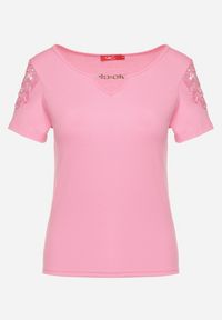 Born2be - Fuksjowy Bawełniany T-shirt z Łańcuszkiem i Koronką Liraveira. Okazja: na co dzień. Typ kołnierza: okrągły. Kolor: różowy. Materiał: bawełna, koronka. Długość rękawa: krótki rękaw. Długość: krótkie. Wzór: koronka. Styl: klasyczny, elegancki, casual #7