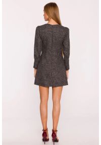 MOE - Elegancka sukienka tweedowa trapezowa mini czarna. Kolor: czarny, różowy, szary. Typ sukienki: trapezowe. Styl: elegancki. Długość: mini #4