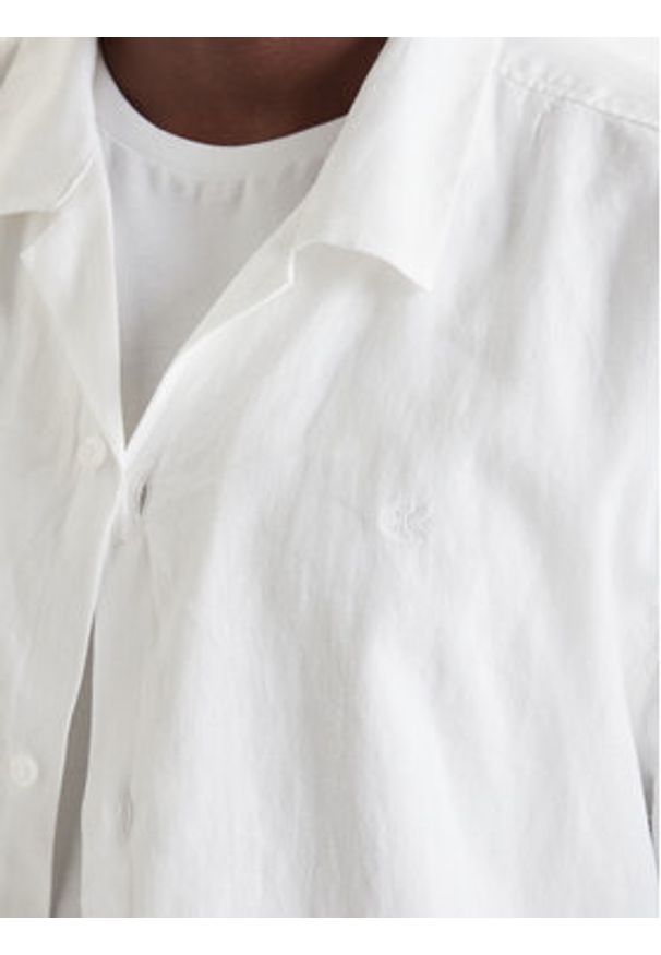 Calvin Klein Koszula LV04LF137G Biały Relaxed Fit. Kolor: biały. Materiał: syntetyk
