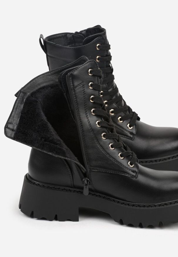 Renee - Czarne Botki Workery VICES z Metalicznym Zdobieniem na Cholewce Cevea. Okazja: na co dzień. Kolor: czarny. Materiał: jeans, skóra, koronka. Szerokość cholewki: normalna. Wzór: aplikacja. Styl: casual