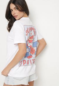 Born2be - Biało-Niebieski Bawełniany T-shirt Typu Oversize z Nadrukiem i Napisem Fillana. Okazja: na co dzień. Kolor: biały. Materiał: bawełna. Wzór: napisy, nadruk. Styl: casual