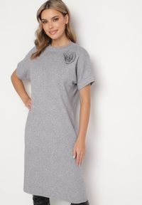 Born2be - Szara Sukienka z Wiskozą Bawełną i Odpinanym Kwiatem 3D Zeiada. Kolor: szary. Materiał: wiskoza, bawełna. Wzór: kwiaty