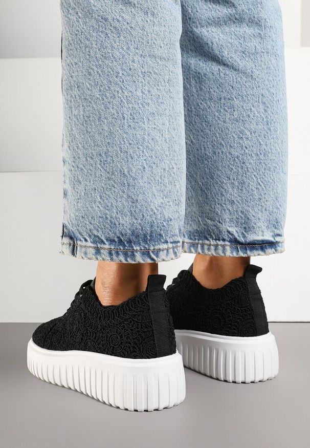Renee - Czarne Ażurowe Sneakersy na Platformie Ellisara. Kolor: czarny. Wzór: ażurowy. Sezon: lato. Obcas: na platformie