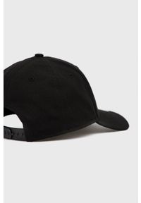 New Era czapka kolor czarny z aplikacją. Kolor: czarny. Materiał: poliester. Wzór: aplikacja