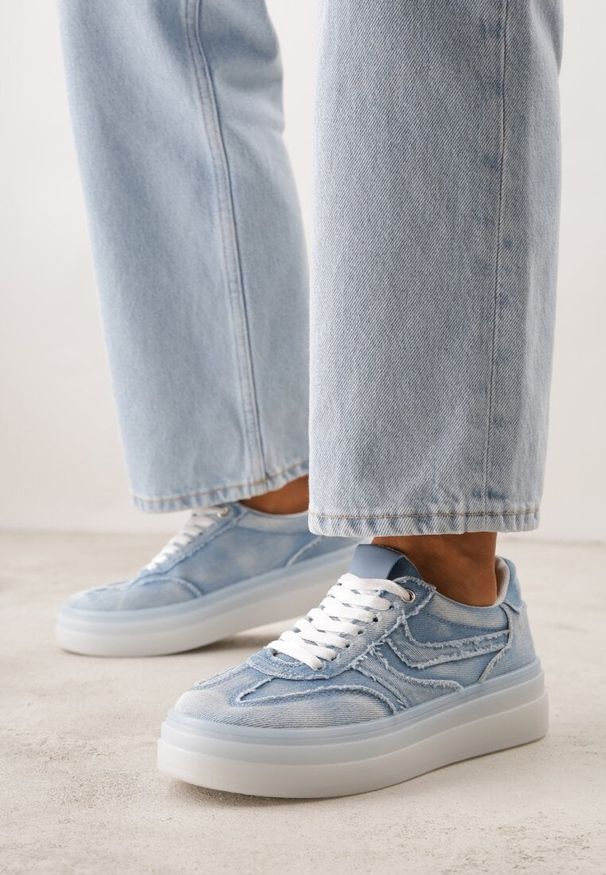 Born2be - Niebieskie Sneakersy na Grubej Podeszwie Ozdobione Denimem Eriphithea. Okazja: na co dzień. Kolor: niebieski. Materiał: denim. Wzór: aplikacja