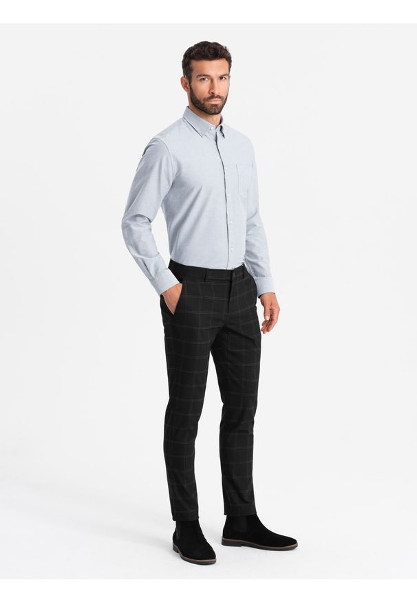 Ombre Clothing - Elegancka koszula męska oxford z haftem i kieszonką – jasnoszara V2 - Rozmiar: XL. Okazja: na spotkanie biznesowe, do pracy. Typ kołnierza: kołnierzyk klasyczny. Kolor: szary. Materiał: tkanina, bawełna. Wzór: haft. Styl: elegancki