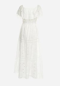 Born2be - Biała Bawełniana Sukienka Maxi w Stylu Boho Ozdobiona Ażurowym Haftem Hellvia. Typ kołnierza: dekolt hiszpanka. Kolor: biały. Materiał: bawełna. Wzór: aplikacja, haft, ażurowy. Typ sukienki: rozkloszowane. Styl: boho. Długość: maxi #5