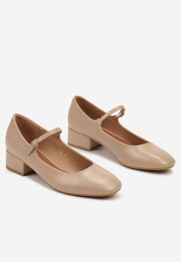 Born2be - Ciemnobeżowe Czółenka na Obcasie w Stylu Mary Jane ze Sprzączką Kareoma. Zapięcie: sprzączka. Kolor: beżowy. Obcas: na obcasie. Styl: elegancki, klasyczny, wizytowy. Wysokość obcasa: średni
