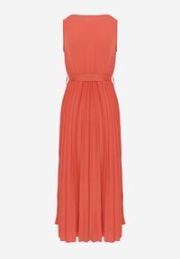 Renee - Czerwona Rozkloszowana Sukienka Maxi z Plisowanym Dołem i Gumką w Talii Sare. Okazja: na imprezę. Kolor: czerwony. Sezon: lato. Typ sukienki: rozkloszowane, plisowane. Długość: maxi #3