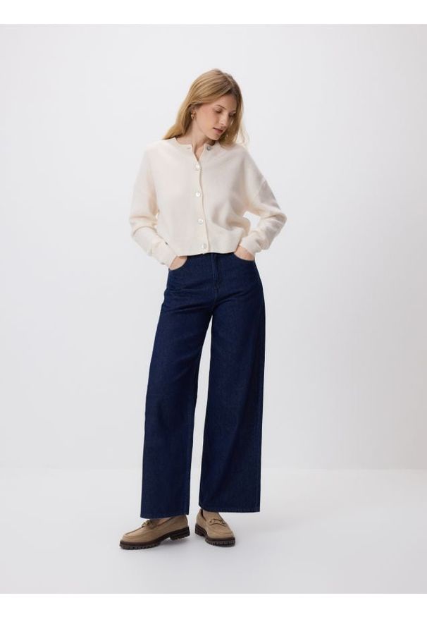 Reserved - Jeansy wide leg - granatowy. Kolor: niebieski