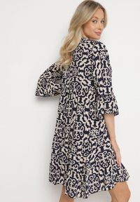 Born2be - Granatowa Sukienka Rozkloszowana z Bawełny w Etniczny Wzór Zalista. Okazja: na co dzień. Kolor: niebieski. Materiał: bawełna. Typ sukienki: rozkloszowane. Styl: boho, casual #7