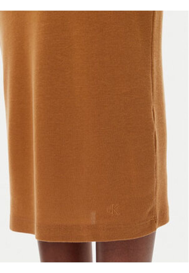 Calvin Klein Jeans Sukienka codzienna J20J225282 Brązowy Slim Fit. Okazja: na co dzień. Kolor: brązowy. Materiał: lyocell. Typ sukienki: proste. Styl: casual