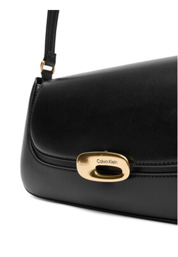 Calvin Klein Torebka Hardware Flap Shoulder Bag LV04F3146G Czarny. Kolor: czarny. Materiał: skórzane