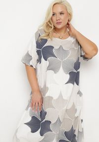 Born2be - Jasnobeżowa Wiskozowa Sukienka z Krótkim Rękawem i Marszczeniami po Bokach Selantia. Okazja: na co dzień. Kolekcja: plus size. Kolor: beżowy. Materiał: wiskoza. Długość rękawa: krótki rękaw. Typ sukienki: dopasowane, proste, dla puszystych. Styl: casual