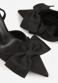 Born2be - Czarne Satynowe Szpilki z Odkrytą Piętą i Ozdobną Kokardą Argatea. Okazja: na co dzień, na spotkanie biznesowe, na ślub cywilny, do pracy, na wesele, na imprezę. Kolor: czarny. Materiał: satyna. Obcas: na szpilce. Styl: casual, biznesowy, elegancki, klasyczny #3