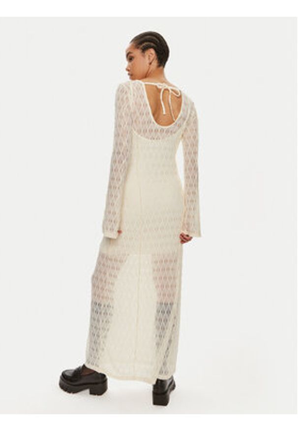 GESTUZ - Gestuz Sukienka dzianinowa Lica 10909129 Écru Loose Fit. Materiał: syntetyk