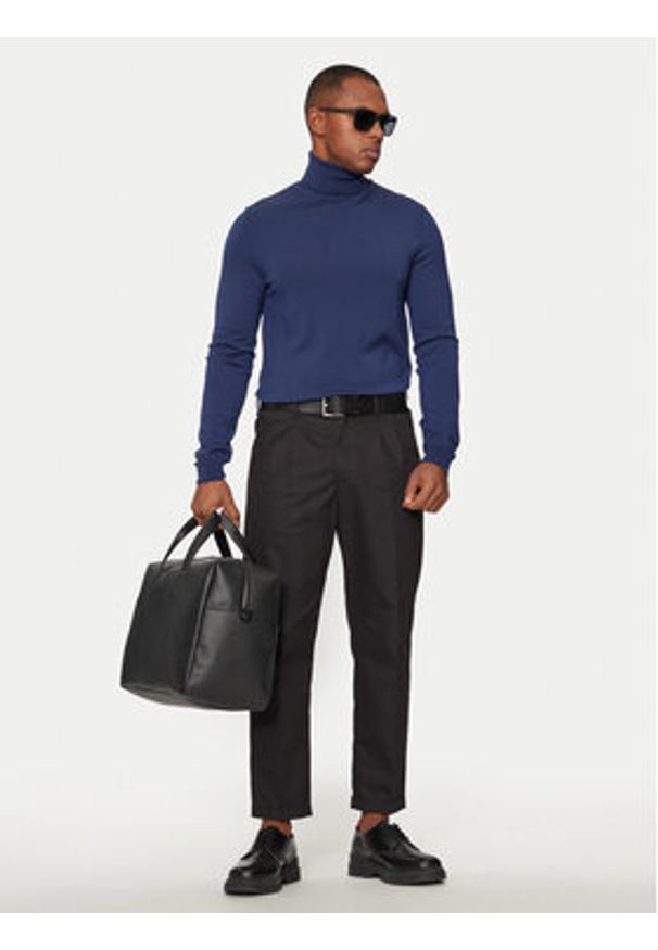 Hugo Golf San Thomas-M 50474174 Granatowy Slim Fit. Typ kołnierza: golf. Kolor: niebieski. Materiał: wełna