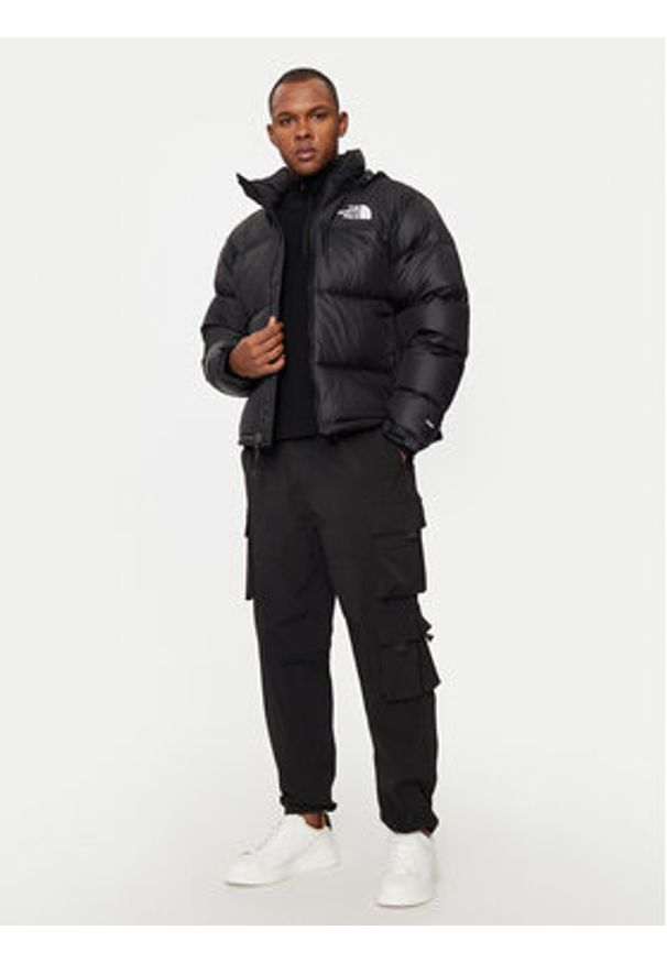 The North Face Kurtka puchowa 1996 Retro Nuptse NF0A3C8D Czarny Loose Fit. Kolor: czarny. Materiał: syntetyk. Styl: retro