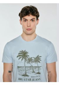 Big-Star - Koszulka męska z kontrastowym nadrukiem błękitna Omer 400. Okazja: na co dzień. Kolor: niebieski. Materiał: materiał, bawełna. Wzór: nadruk. Styl: klasyczny, vintage, casual #6