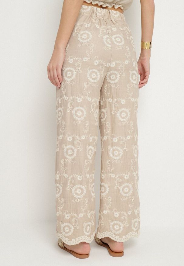 Born2be - Beżowe Szerokie Spodnie z Wysokim Stanem i Haftem Tulsedi. Okazja: na co dzień. Stan: podwyższony. Kolor: beżowy. Wzór: haft. Sezon: wiosna, lato. Styl: casual, elegancki