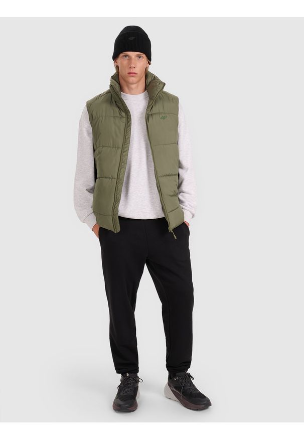 4f - 4F Bezrękawnik puchowy z wypełnieniem syntetycznym męski - khaki L. Kolor: brązowy, wielokolorowy, oliwkowy. Materiał: syntetyk, puch. Długość rękawa: bez rękawów. Długość: długie