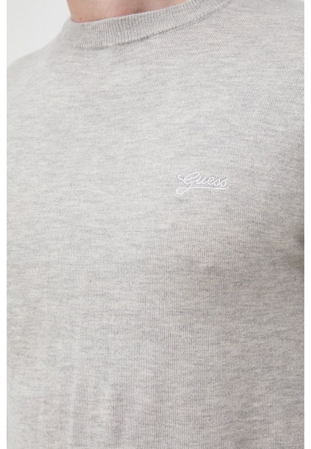 Guess sweter z domieszką wełny męski kolor szary lekki. Kolor: szary. Materiał: wełna. Długość rękawa: długi rękaw. Długość: długie