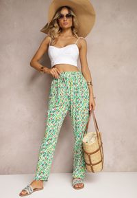 Renee - Zielone Spodnie z Wiskozy o Klasycznym Kroju High Waist Wykończone Gumką w Pasie Dalfea. Stan: podwyższony. Kolor: zielony. Materiał: wiskoza. Sezon: lato. Styl: klasyczny