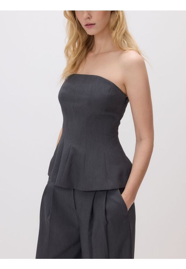 Reserved - Gorsetowy top - jasnoszary. Typ kołnierza: dekolt gorset. Kolor: szary. Materiał: dzianina, wiskoza