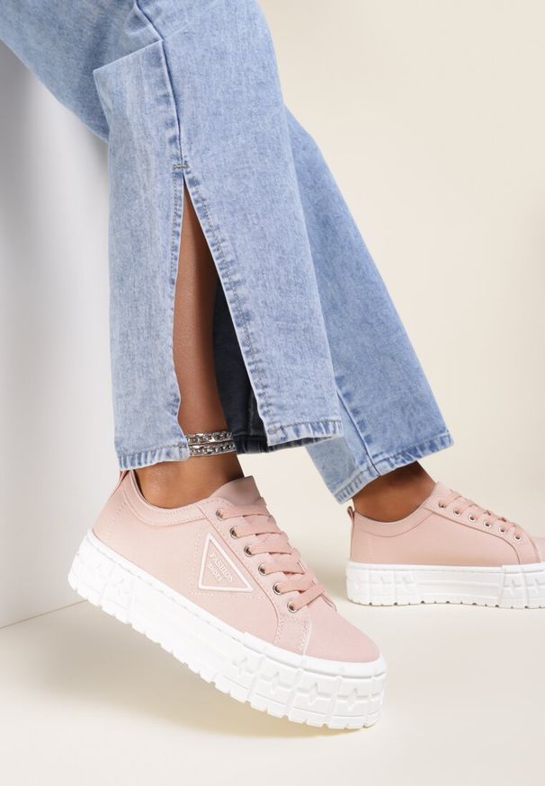 Renee - Różowe Trampki Lirres. Nosek buta: okrągły. Zapięcie: sznurówki. Kolor: różowy. Materiał: jeans, dresówka, materiał. Szerokość cholewki: normalna. Obcas: na platformie