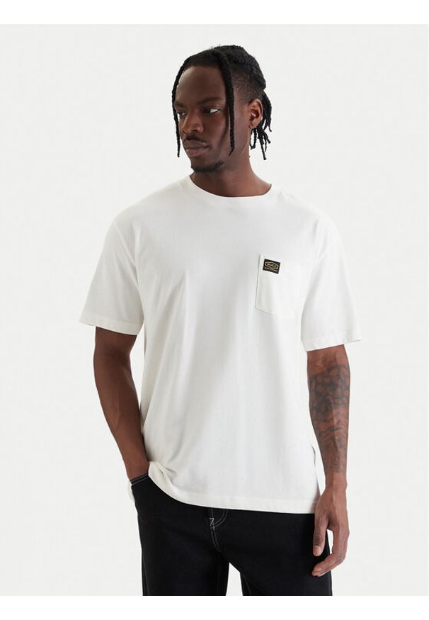 RVCA T-Shirt Americana Pocket EVYZT00127 Biały Relaxed Fit. Kolor: biały. Materiał: bawełna