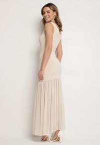 Born2be - Beżowa Koktajlowa Sukienka z Wiskozą Ozdobiona Marszczeniem Galapina. Okazja: na imprezę. Kolor: beżowy. Materiał: wiskoza. Wzór: aplikacja. Styl: wizytowy #2