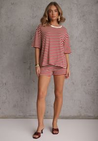 Renee - Beżowo-Czerwony Komplet Casualowy z Bawełny Oversize T-shirt i Szorty w Paski Stylizowany na Szydełkowany Pherra. Kolor: beżowy. Materiał: bawełna. Wzór: paski #5