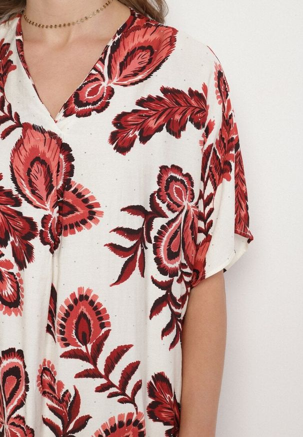 Born2be - Bordowa Sukienka z Lnem i Wiskozą Ozdobiona Cyrkoniami Sadelune. Okazja: na co dzień. Typ kołnierza: dekolt w serek. Kolor: czerwony. Materiał: wiskoza, len. Wzór: aplikacja. Styl: casual, klasyczny, elegancki