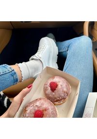 Białe Sneakersy Karino Stylowe Obuwie Damskie Na Platformie. Okazja: na co dzień. Kolor: biały. Materiał: skóra. Obcas: na platformie #6