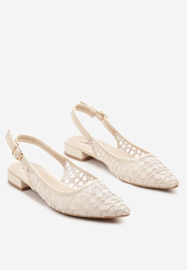 Renee - Beżowe Sandały Typu Slingback z Szydełkowym Zdobieniem Neonessa. Okazja: na co dzień. Zapięcie: sprzączka. Kolor: beżowy. Wzór: aplikacja. Sezon: lato. Obcas: na obcasie. Styl: casual, elegancki. Wysokość obcasa: niski