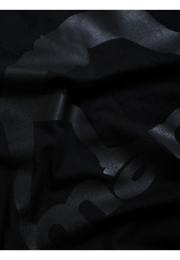 Koszulka sportowa MANTO Vibe blackout z krótkim rękawem. Kolor: czarny. Długość rękawa: krótki rękaw. Długość: krótkie