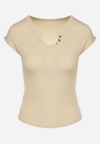 Born2be - Beżowy T-shirt o Dopasowanym Kroju z Wycięciem i Guzikami przy Dekolcie Ballirea. Okazja: na co dzień. Kolor: beżowy. Materiał: jeans. Wzór: aplikacja. Styl: elegancki, casual #7