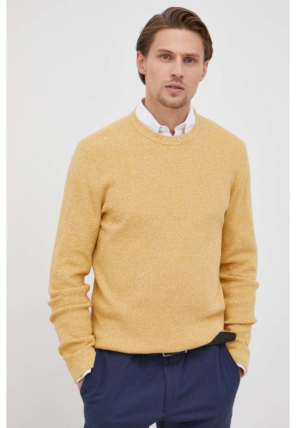 Selected Homme sweter bawełniany męski kolor żółty lekki. Okazja: na co dzień. Kolor: żółty. Materiał: bawełna. Styl: casual