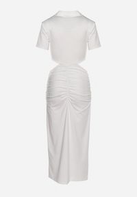 Born2be - Biała Sukienka Koszulowa z Wycięciami w Talii i i Marszczeniami Zapinana na Guziki Quvlea. Okazja: na co dzień. Kolor: biały. Materiał: wiskoza, jeans. Typ sukienki: koszulowe. Styl: casual #7