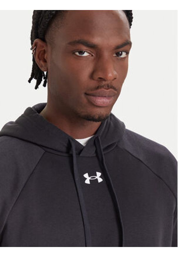 Under Armour Dres Ua Rival 1379768 Czarny Loose Fit. Kolor: czarny. Materiał: bawełna